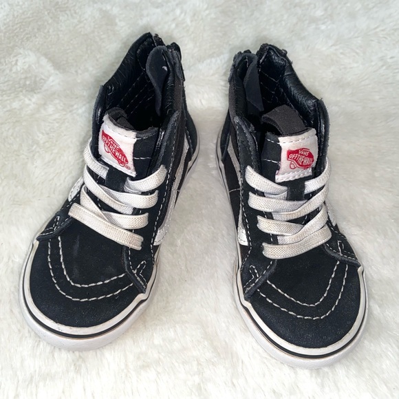 Vans - Picture 6 of 7